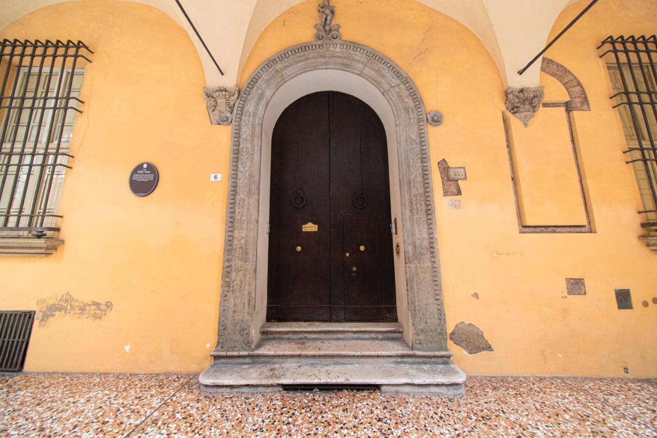 Lussuoso Appartamento Nel Cuore Di Bologna Luaran gambar