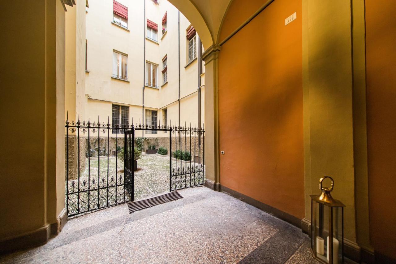 Lussuoso Appartamento Nel Cuore Di Bologna Luaran gambar